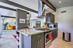 House (3 Bedrooms) | Interior - Palm Springs Oasis w/ Pool & Golf Course Views! (Palm Springs)