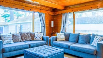 Smart TV, fireplace, video games, ping pong