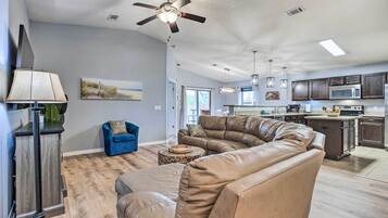 House (4 Bedrooms) | Interior