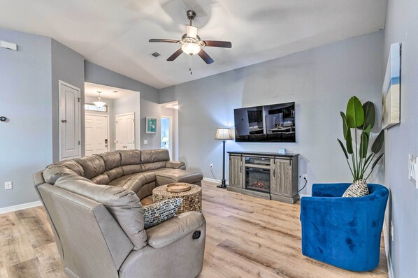 House (4 Bedrooms) | Interior - Spacious Navarre Retreat w/ Fenced-in Yard! (Navarre)