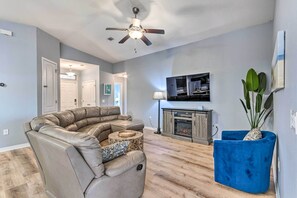 Interior - Spacious Navarre Retreat w/ Fenced-in Yard! (Navarre)