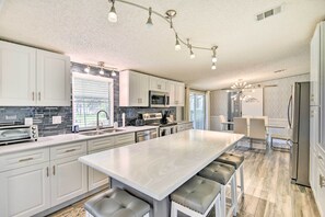 House (3 Bedrooms) | Interior - Waterfront Home w/ Boat Dock & Large Porch! (Georgetown)