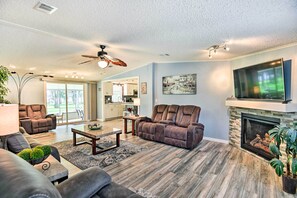 House (3 Bedrooms) | Interior - Waterfront Home w/ Boat Dock & Large Porch! (Georgetown)
