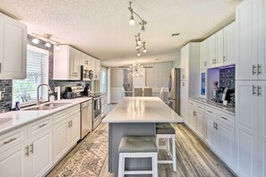 House (3 Bedrooms) | Interior - Waterfront Home w/ Boat Dock & Large Porch! (Georgetown)