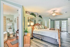 House (3 Bedrooms) | Interior - Waterfront Home w/ Boat Dock & Large Porch! (Georgetown)