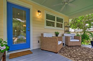 Interior - Tropical Studio: 1/4 Mi to Public Beach Access! (Santa Rosa Beach)