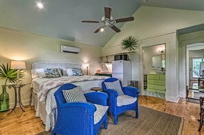 Apartment (0 Bedroom) | Interior - Tropical Studio: 1/4 Mi to Public Beach Access! (Santa Rosa Beach)