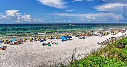 Tropical Studio: 1/4 Mi to Public Beach Access!
