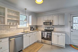 Casa (3 Bedrooms) | Cocina privada | Microondas, horno, parrilla de estufa y lavavajillas