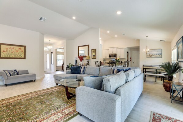 House (4 Bedrooms) | Interior