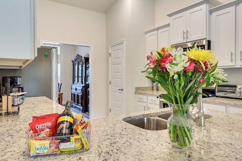 Spacious North Port Home 10 Mi to Beach!