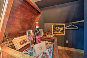 Apartment (1 Bedroom) | Interior - Steps to Waterfront & Dtwn: Sturgeon Bay Escape! (Sturgeon Bay)