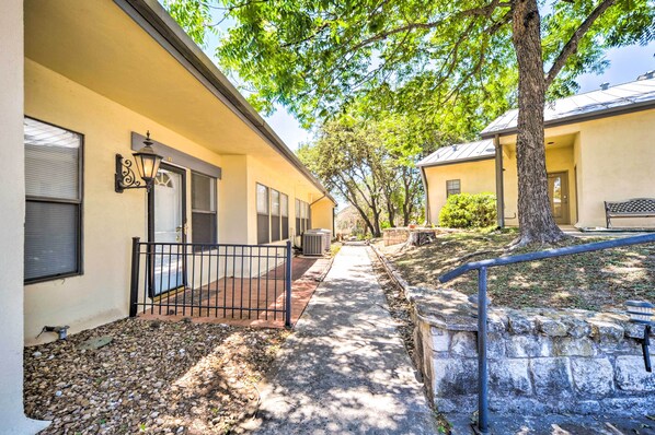 Apartment (2 Bedrooms) | Interior - Kerrville Retreat on 18th Hole of Riverhill! (Kerrville)
