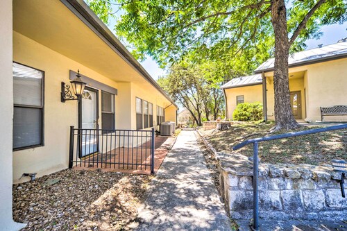 Kerrville Retreat on 18th Hole of Riverhill!