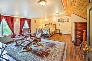 Interior - 'lodge 88' - Steps to Weiner Lake w/ Dock & Boat! (Sutton)