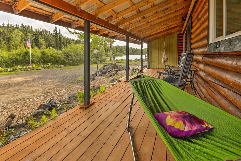 'lodge 88' - Steps to Weiner Lake w/ Dock & Boat! - Glacier View