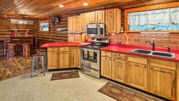 House (3 Bedrooms) | Interior