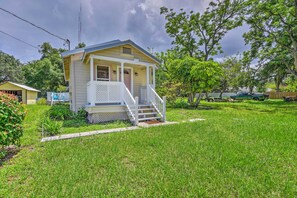 Cottage (1 Bedroom) | Interior - 16 Mi to Disney: Cottage w/ Deck in Winter Garden (Winter Garden)