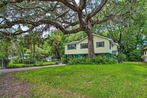 House (2 Bedrooms) | Interior - Waterfront Inglis Getaway w/ Dock: 5 Mi to Gulf (Inglis)