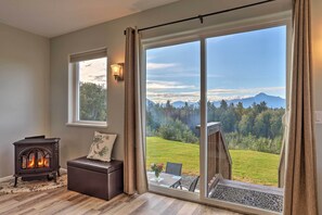 Cottage (1 Bedroom) | Interior - Secluded Palmer Home w/ Mountain Views! (Palmer)