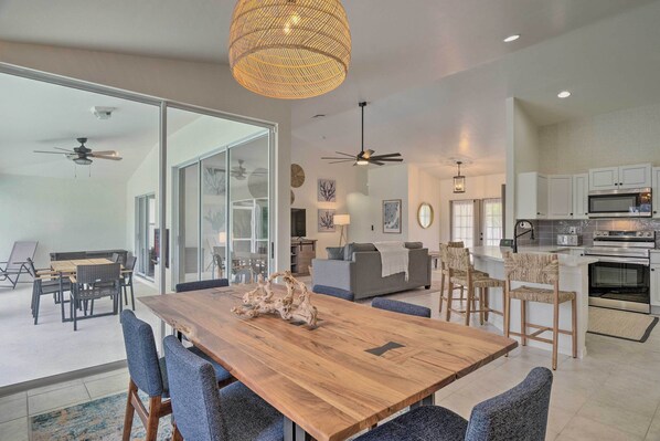 House (3 Bedrooms) | Interior