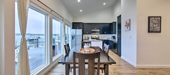 Modern Cedar Creek Lake Retreat w/ Panoramic View!