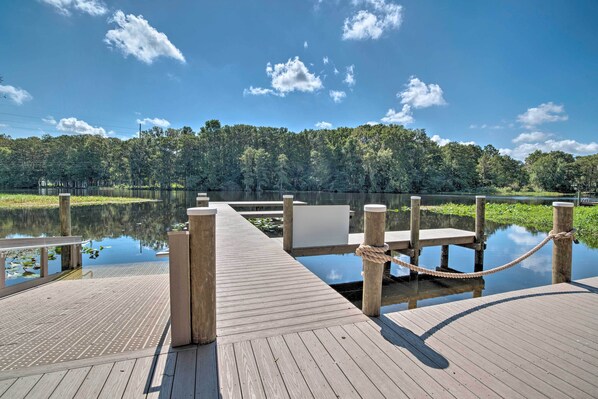 Apartment (2 Bedrooms) | Interior - Riverfront Apt w/ Kayak Launch in Dunnellon (Dunnellon)