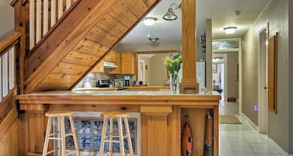Dripping Springs Home w/ Deck, Near Wedding Venue