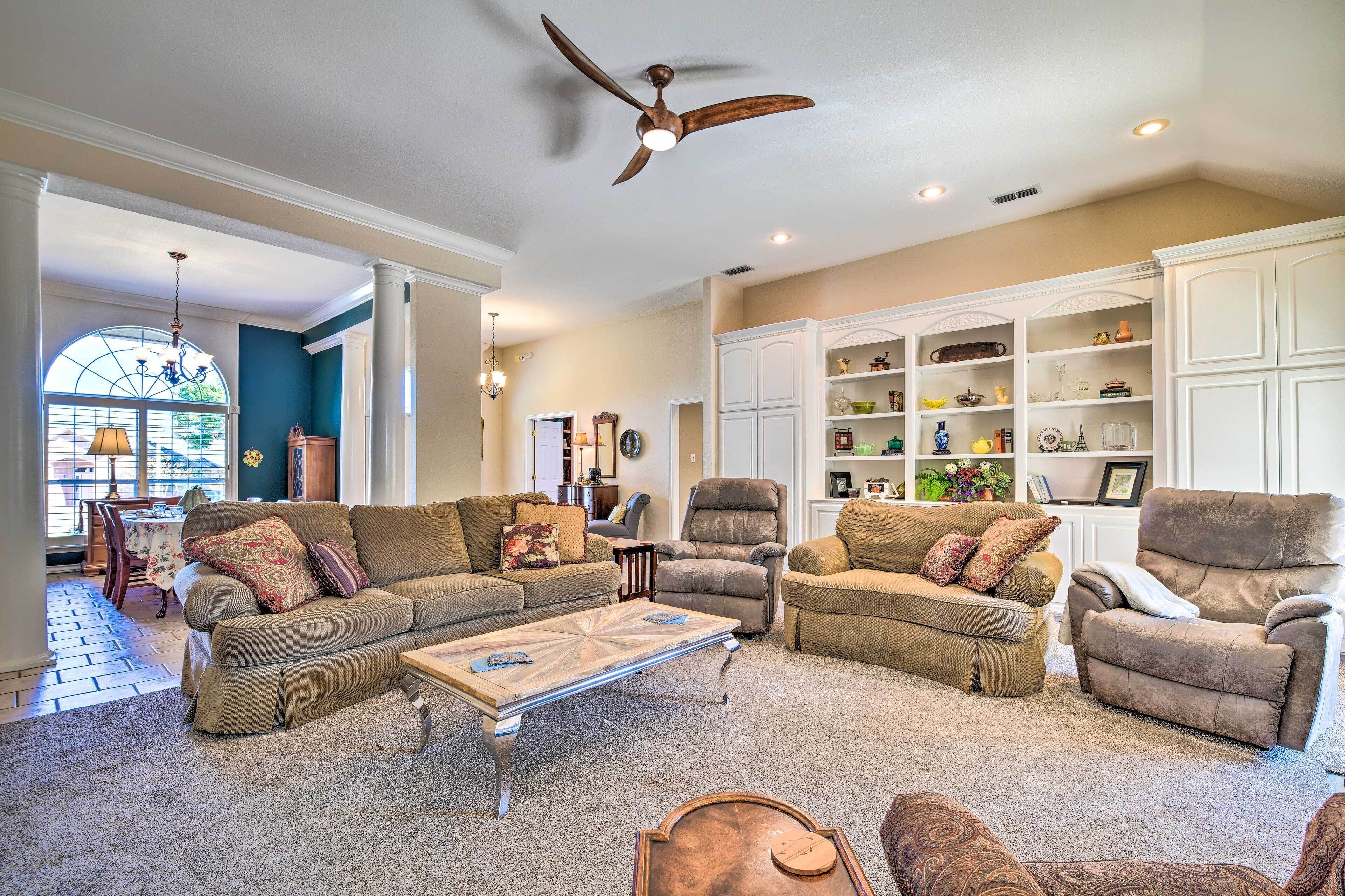 House (3 Bedrooms) | Interior