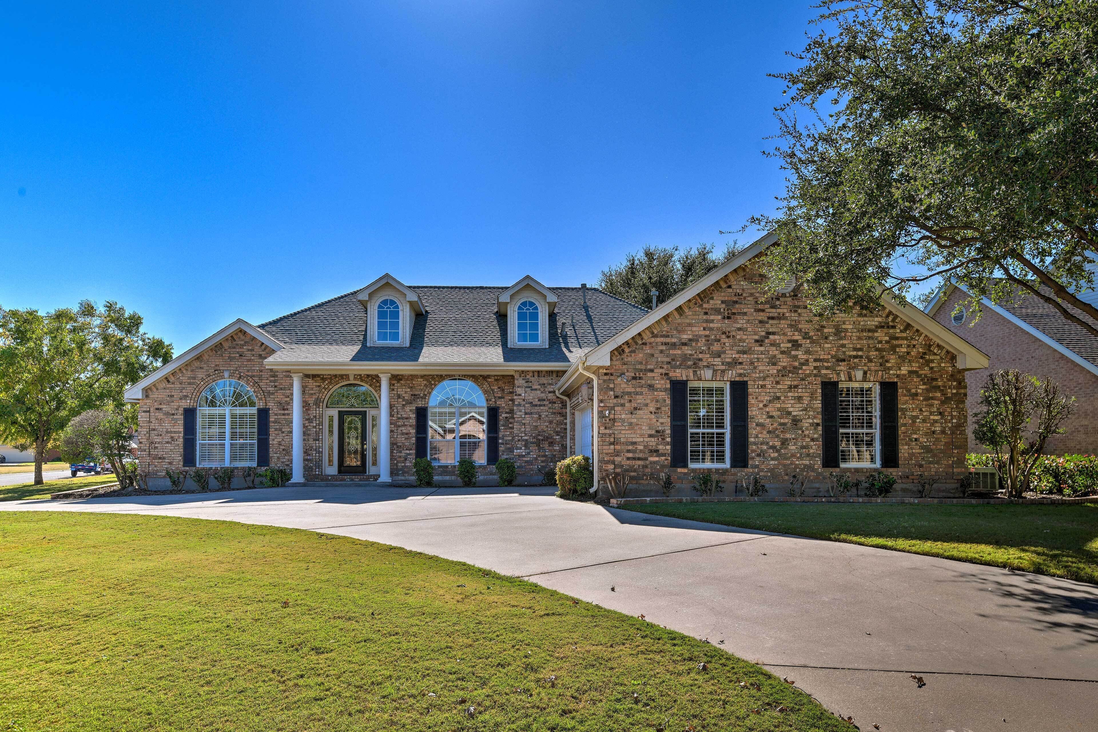 House (3 Bedrooms) | Front of property