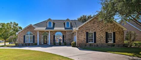 House (3 Bedrooms) | Front of property