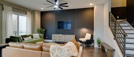 Téléviseur, table de ping-pong