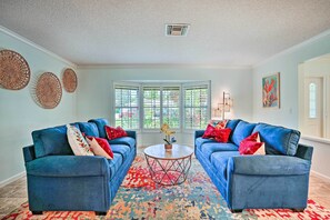 Interior - Charming Naples Home w/ Patio ~ 5 Mi to Beach (Naples)