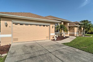 Interior - Punta Gorda Hub w/ Pool, 2 Miles to Peace River! (Punta Gorda)