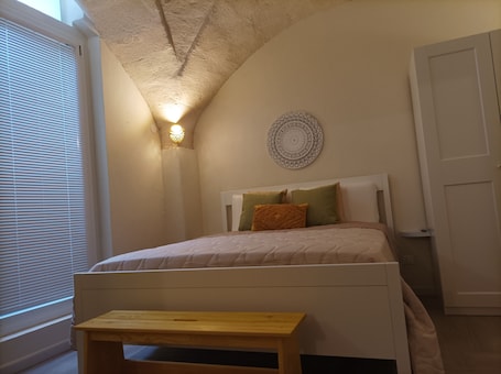 1 habitación, cubrecamas, colchones con efecto memoria y wifi gratis