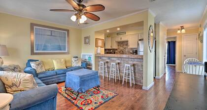 Convenient PCB Condo w/ Pool Access: Walk to Beach