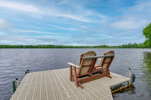 Private Dock + Screened Porch: Echo Lake Cabin