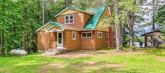 Cozy Echo Lake Cabin Near Snowmobiling Trail!