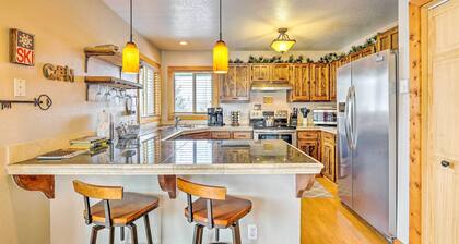 Silverthorne Ski Base w/ Mtn Views: Walk to Trails