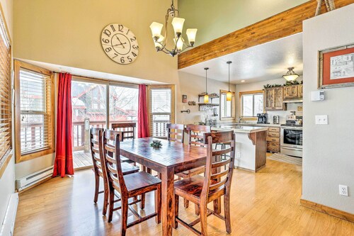 Silverthorne Ski Base w/ Mtn Views: Walk to Trails