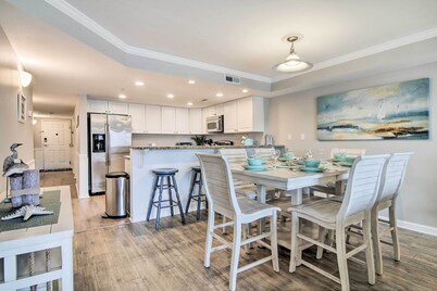 Walk to Shore! Family Condo w/ Pool in Ocean City