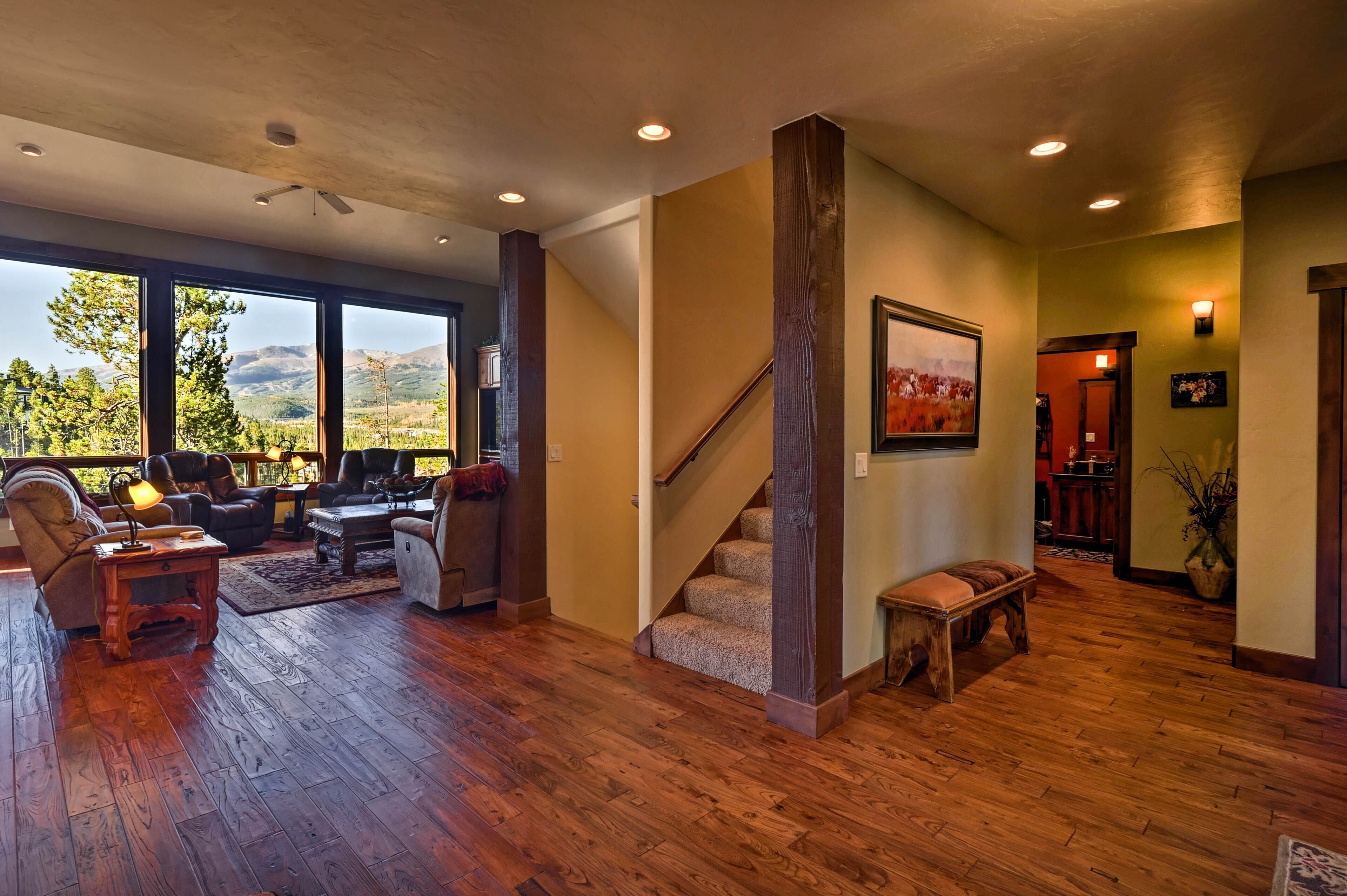 House (5 Bedrooms) | Interior