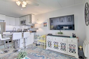 Apartment (1 Bedroom) | Interior - Condo Retreat w/ Balcony on Ocean City Beach! (Ocean City)
