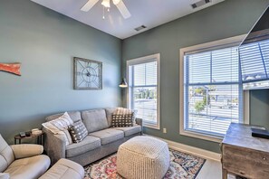 Apartment (1 Bedroom) | Interior - Dtwn Ludington Condo: Balcony, Walk To Beach! (Ludington)