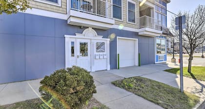 Dtwn Ludington Condo: Balcony, Walk To Beach!