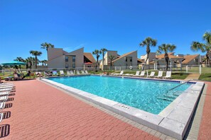 Interior - PCB Townhome: Walk to Beaches, Resort Amenities! (Panama City Beach)