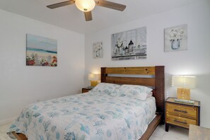 Interior - Beach Digs: Walk to Restaurants, Bars & Ocean (South Padre Island)