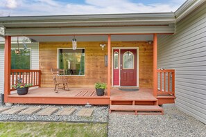 Interior - Palmer Escape w/ Mtn Views: Fishing & Hiking! (Palmer)