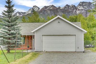 Palmer Escape w/ Mtn Views: Fishing & Hiking!