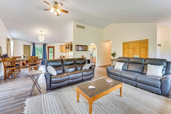 Interior - Palmer Escape w/ Mtn Views: Fishing & Hiking! (Palmer)